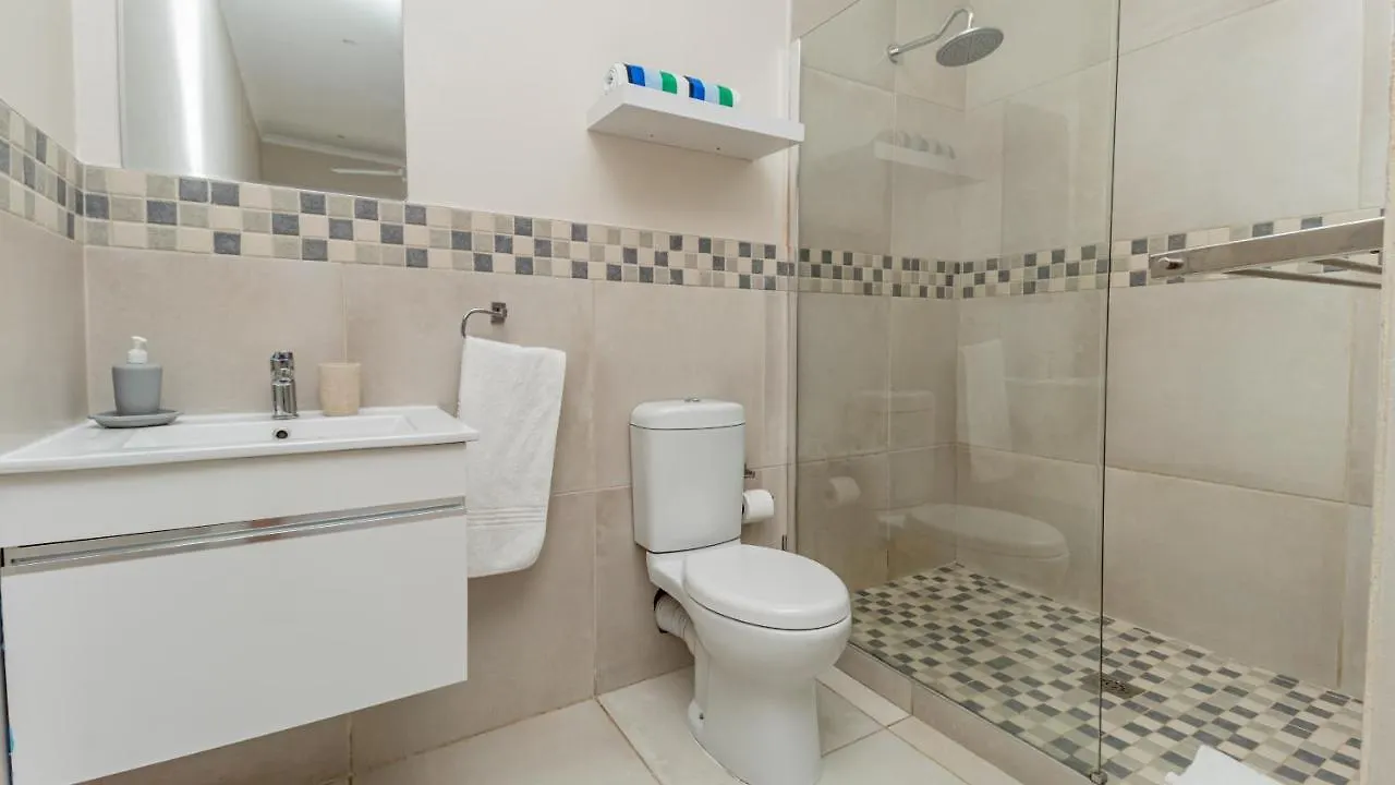 Hotel Sea Breeze Bloubergstrand Affittacamere