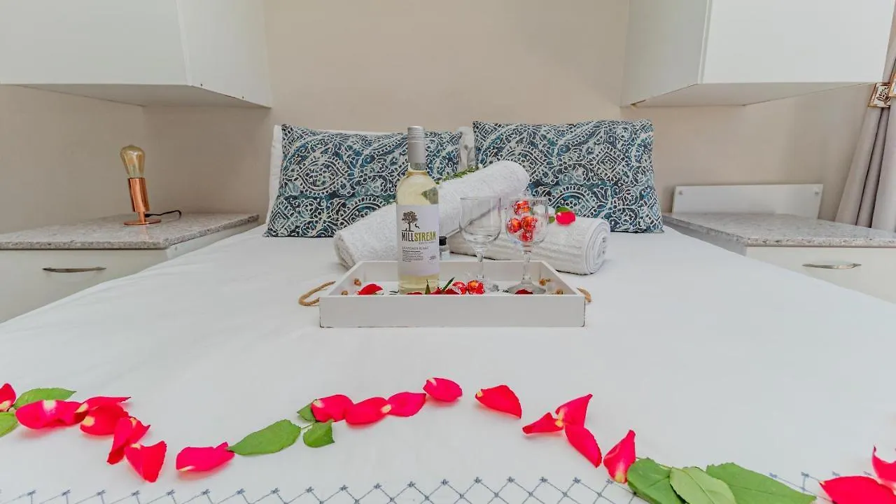 Sea Breeze Hotel Bloubergstrand Guest house