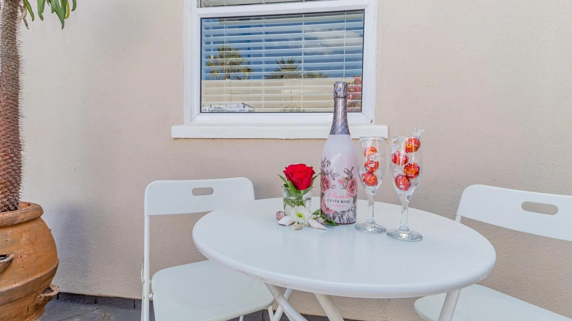 Sea Breeze Hotel Bloubergstrand